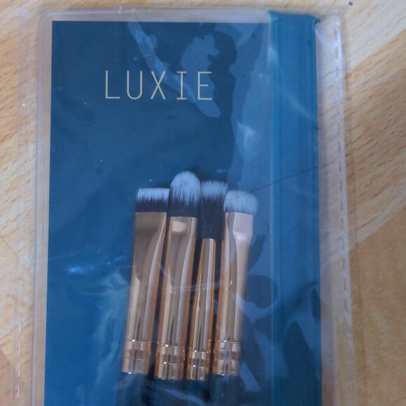 LUXIE Enchanted Eye Set Brushes Vegan Cruelty Free - New in Package - Picture 2 of 6